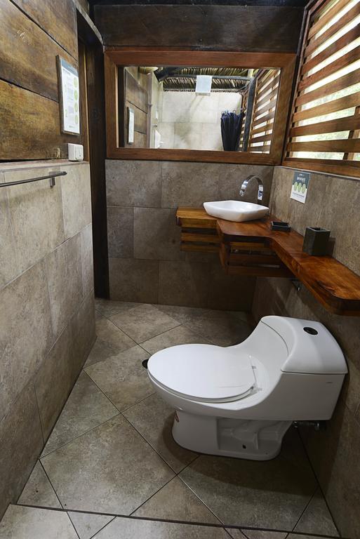 Jamu Lodge Puerto Montufar Стая снимка