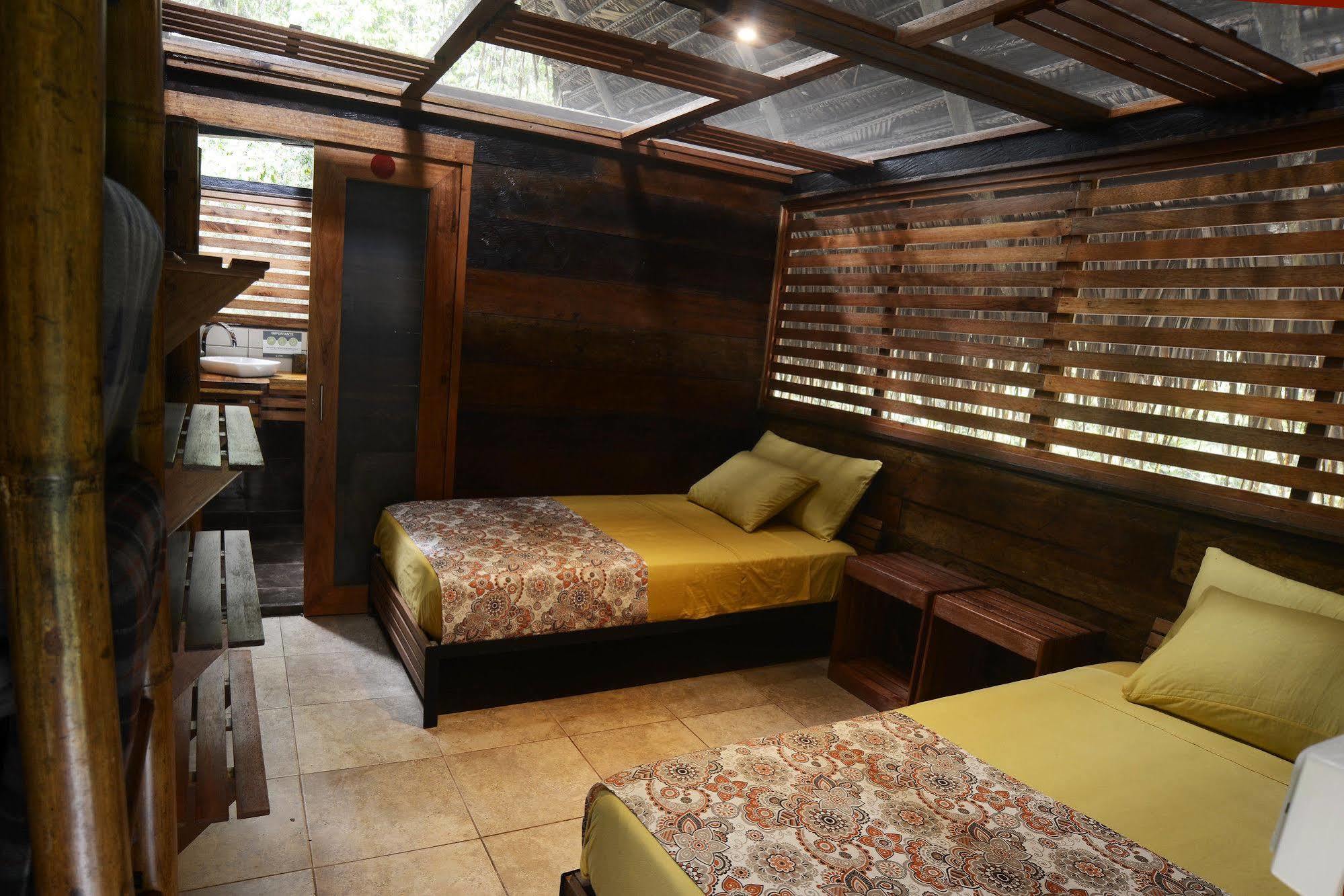 Jamu Lodge Puerto Montufar Екстериор снимка