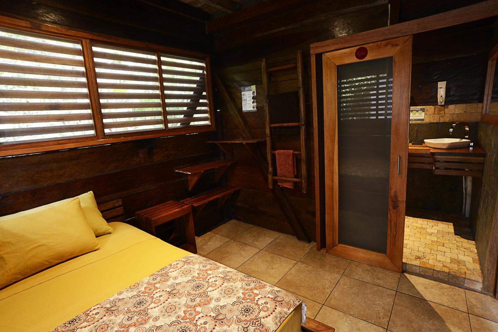 Jamu Lodge Puerto Montufar Екстериор снимка