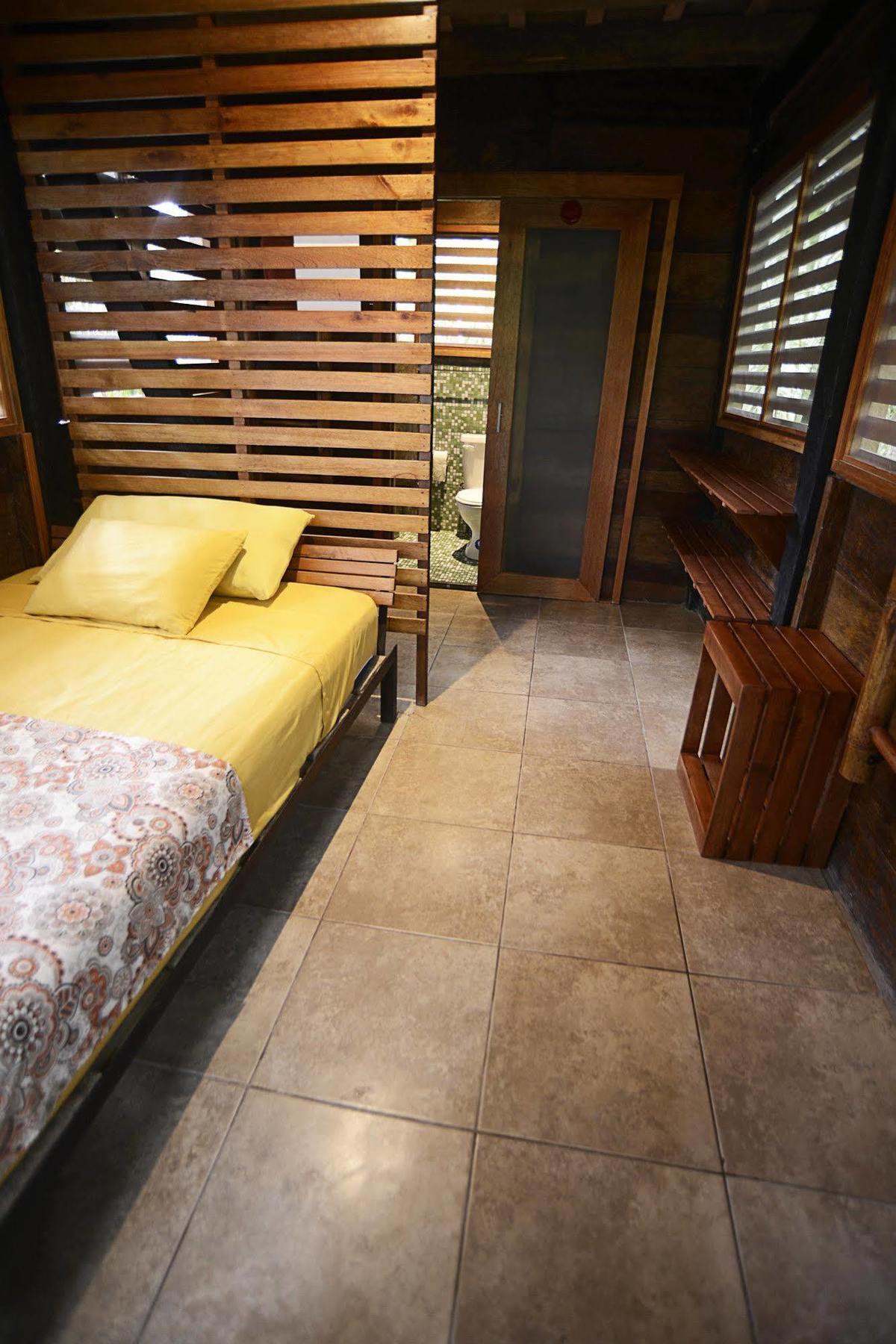 Jamu Lodge Puerto Montufar Екстериор снимка