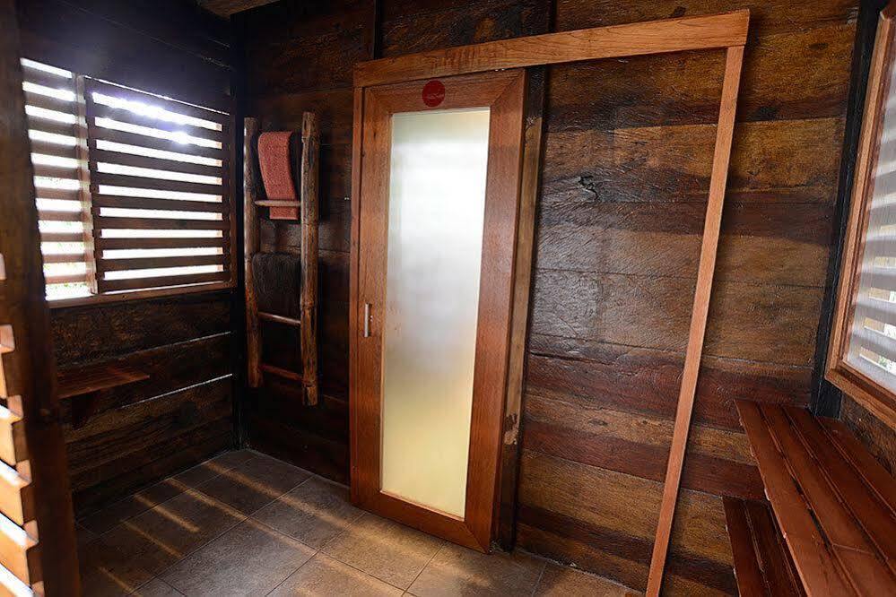 Jamu Lodge Puerto Montufar Екстериор снимка