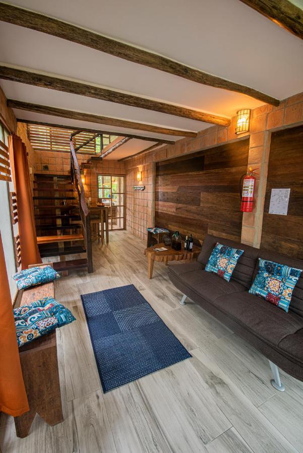 Jamu Lodge Puerto Montufar Екстериор снимка